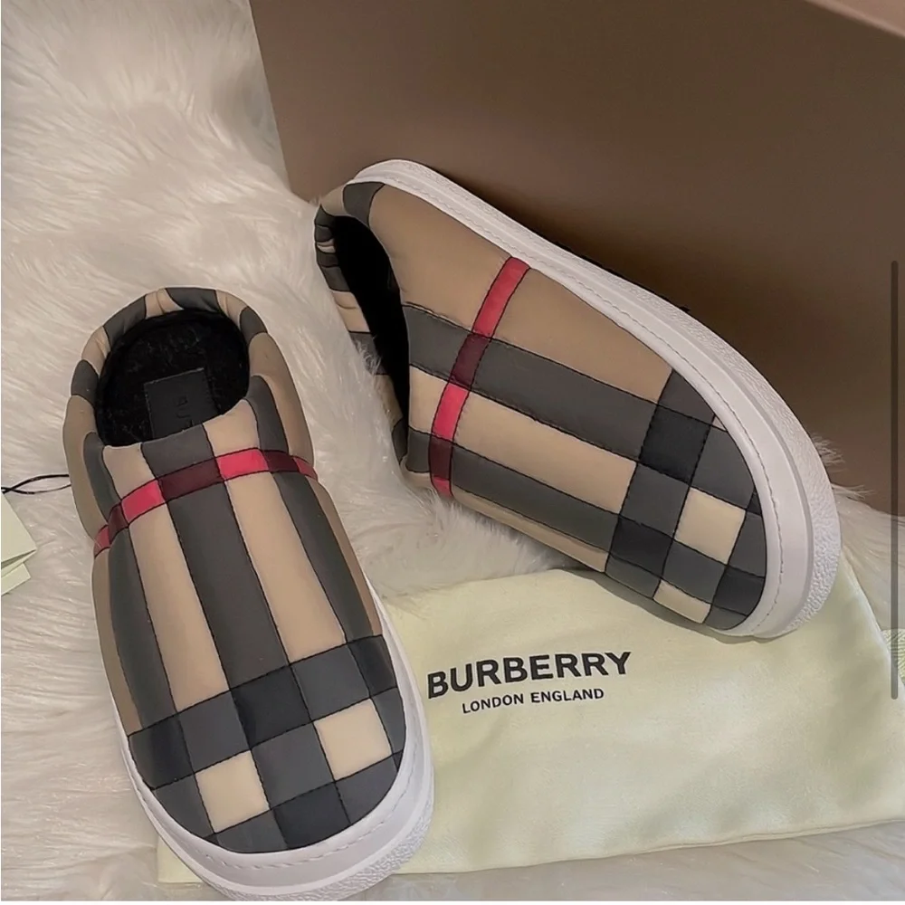 Burberry Women Vintage Check Print Quilted Classic Loafer Sneaker Shoe - Picture 2 of 5